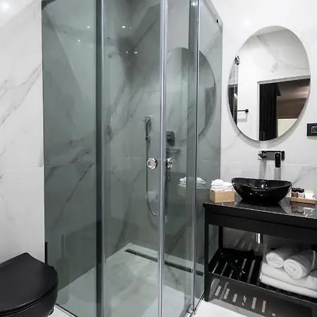 게스트하우스 The Location 4*